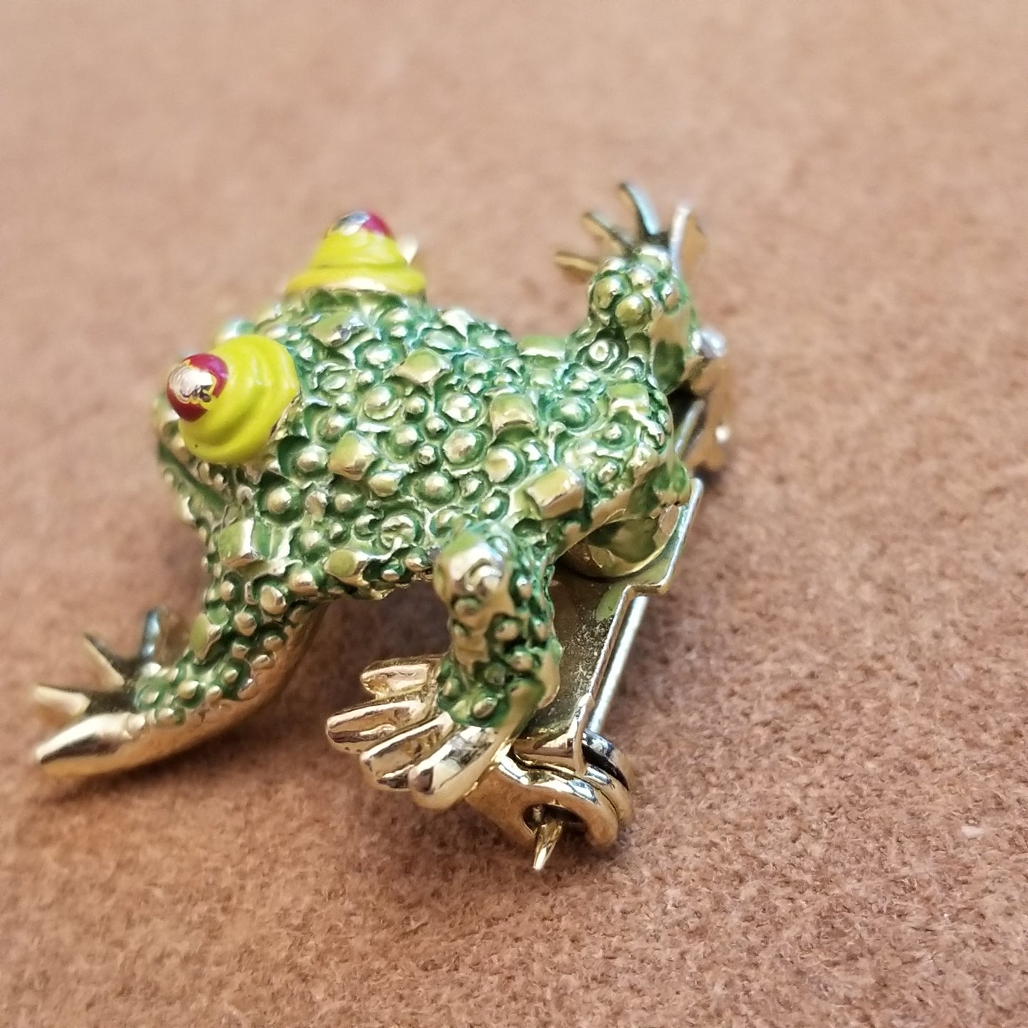 Small Frog Brooch