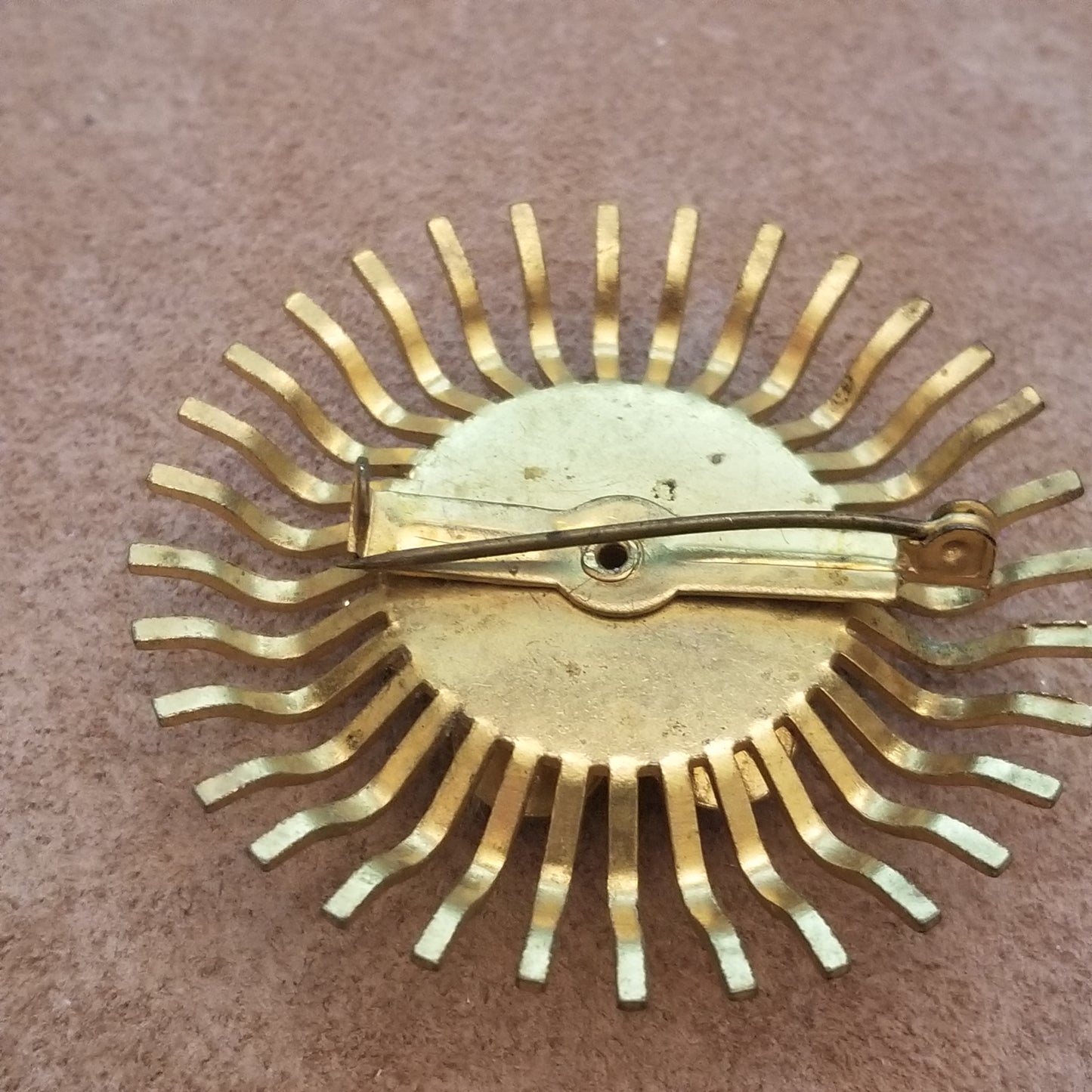 Vintage Gold Tone Starburst Flower With Rhinestone
