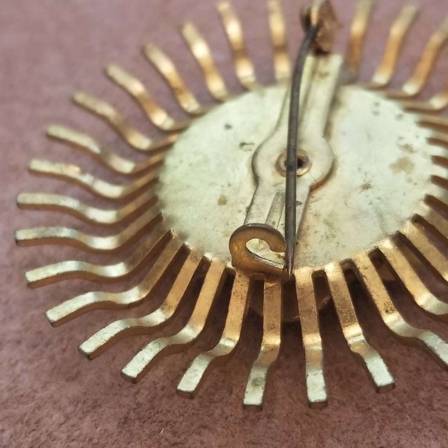 Vintage Gold Tone Starburst Flower With Rhinestone