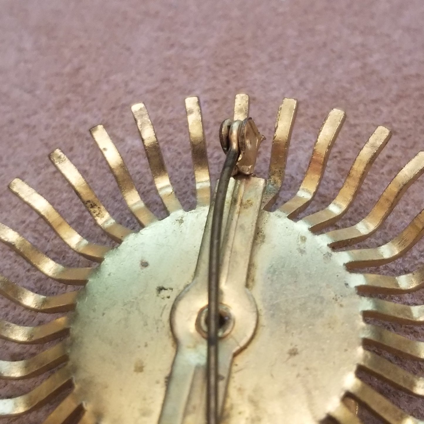 Vintage Gold Tone Starburst Flower With Rhinestone