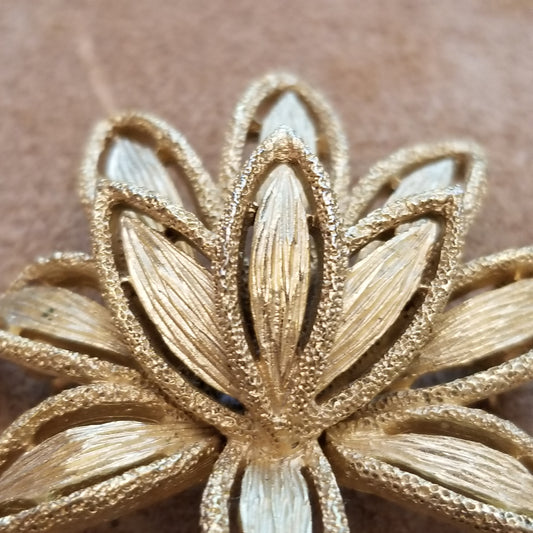 Vintage Avon Gold Tone Brooch