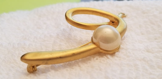 Vintage Gold Tone Faux Pearl Brooch