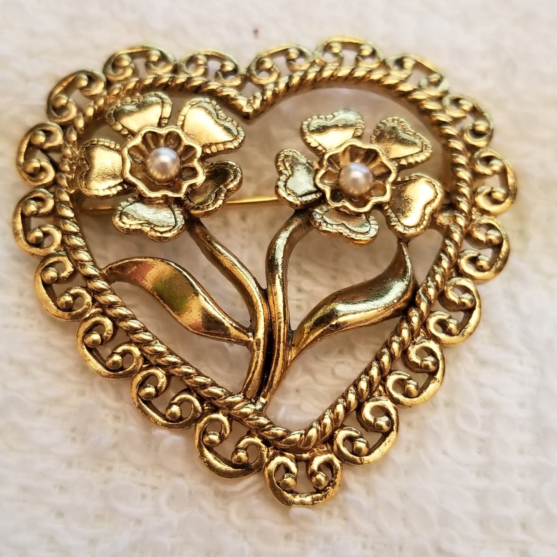 Gold Tone Heart Flower Brooch