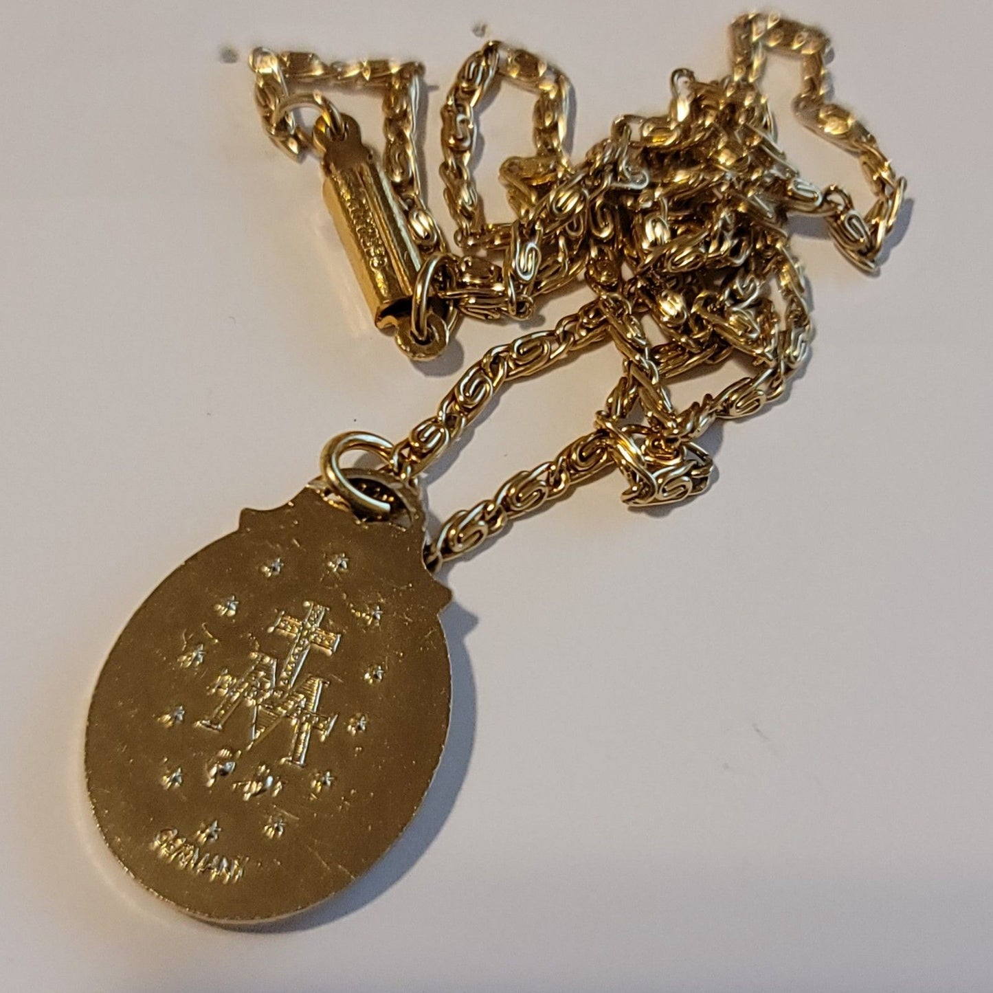 Vintage Gold Tone Virgin Mary Prayer Necklace – Miraculous Medal Pendant