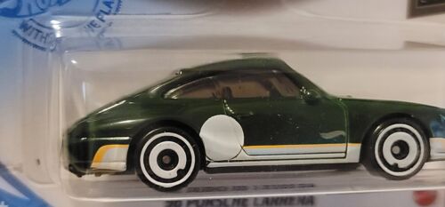 hot wheels 96 Porsche Carrera Green package damaged