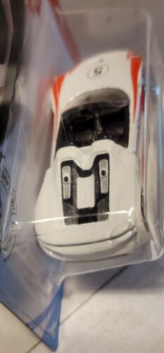 hot wheels porsche 918 spyder red edition