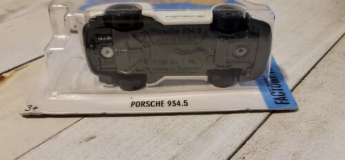 hot wheels Factory Fresh Porsche 934.5