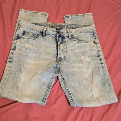 Men’s Light Wash Distressed Jeans – Straight Leg