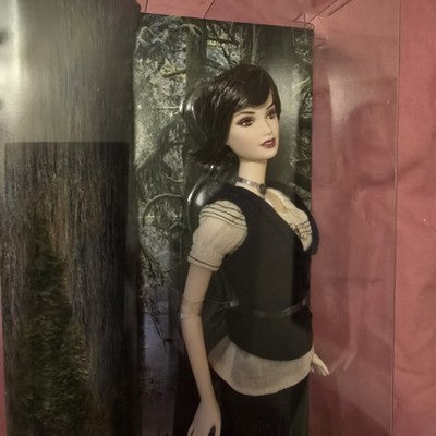 2010 Mattel Barbie Pink Label “The Twilight Saga: Eclipse Alice” #T2237 *NRFB*