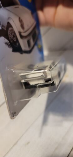 hot wheels Factory Fresh Porsche 934.5