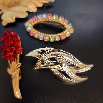 Lot of 5 Brooches