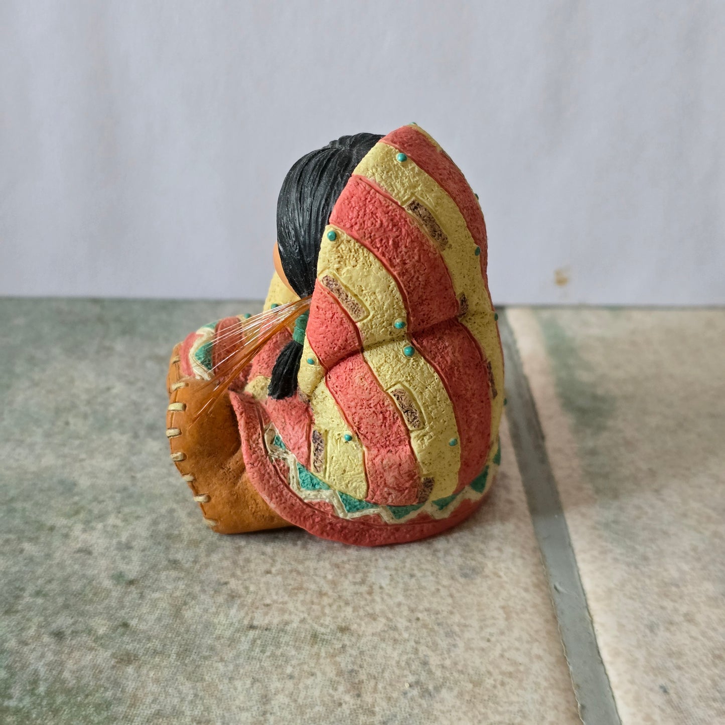 Enesco Friends of the Feather – “Wrapped In Love” – 1994 Figurine (#115649)