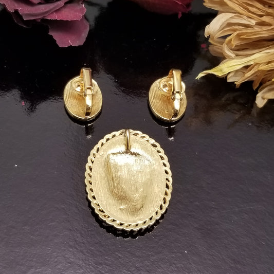 Gold Tone Right Facing Cameo Clip On Earrings And Pendant