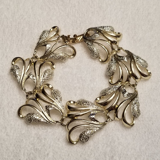 Vintage Sarah Coventry "FROSTED FEATHERS