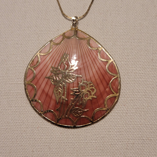 Pink Gilded Sea Shell Pendant Necklace
