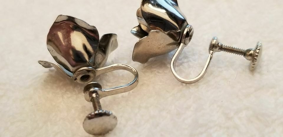 Vintage Silver Tone Screw Back Earrings