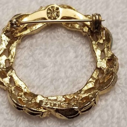 Vintage Gerry’s Wreath Brooch – Gold Tone Circle Pin with Pink Rhinestones