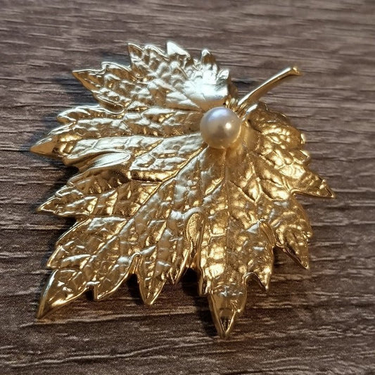 Vintage Napier Gold Tone Leaf
