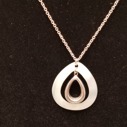 Silver Tone Shell Pendant Necklace