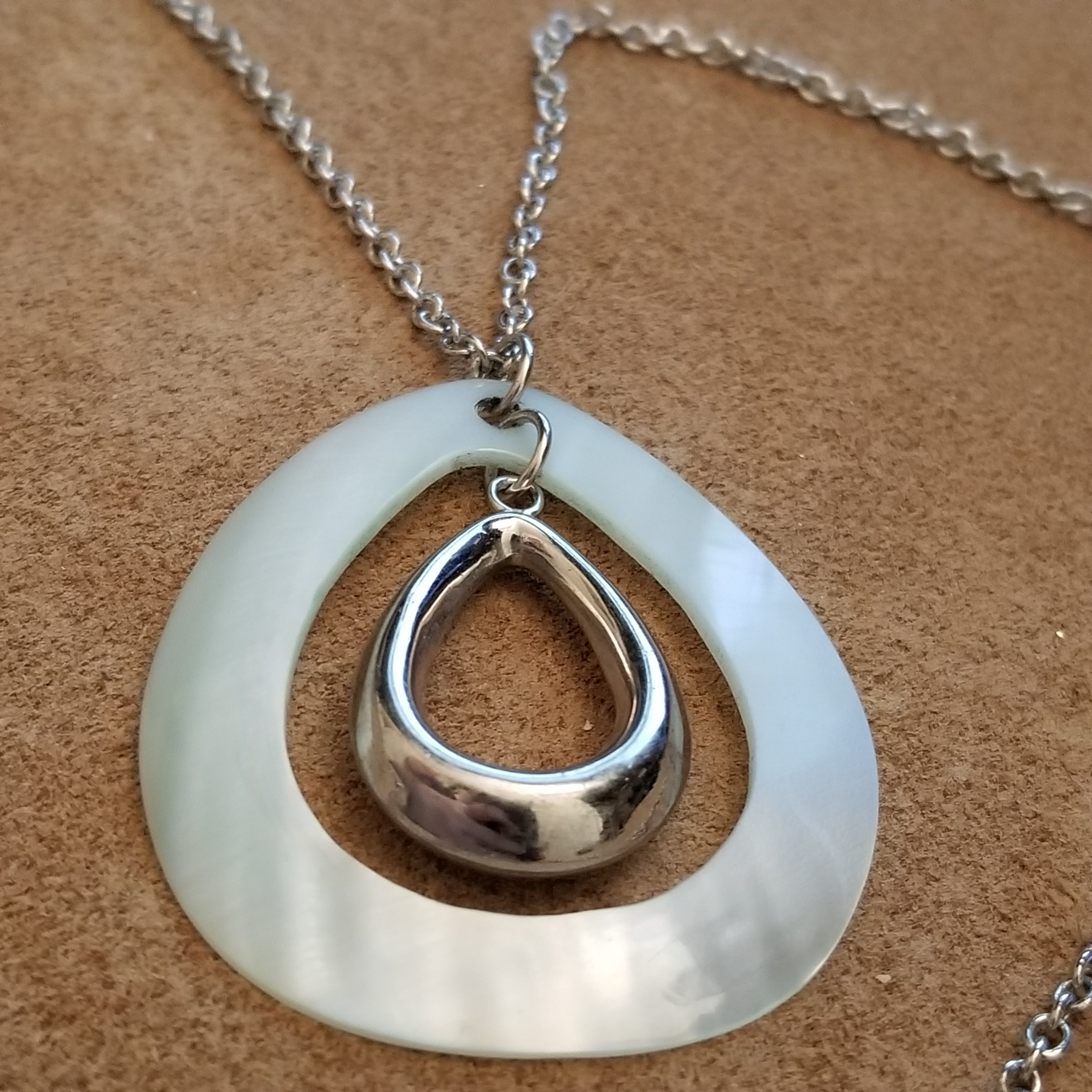 Silver Tone Shell Pendant Necklace