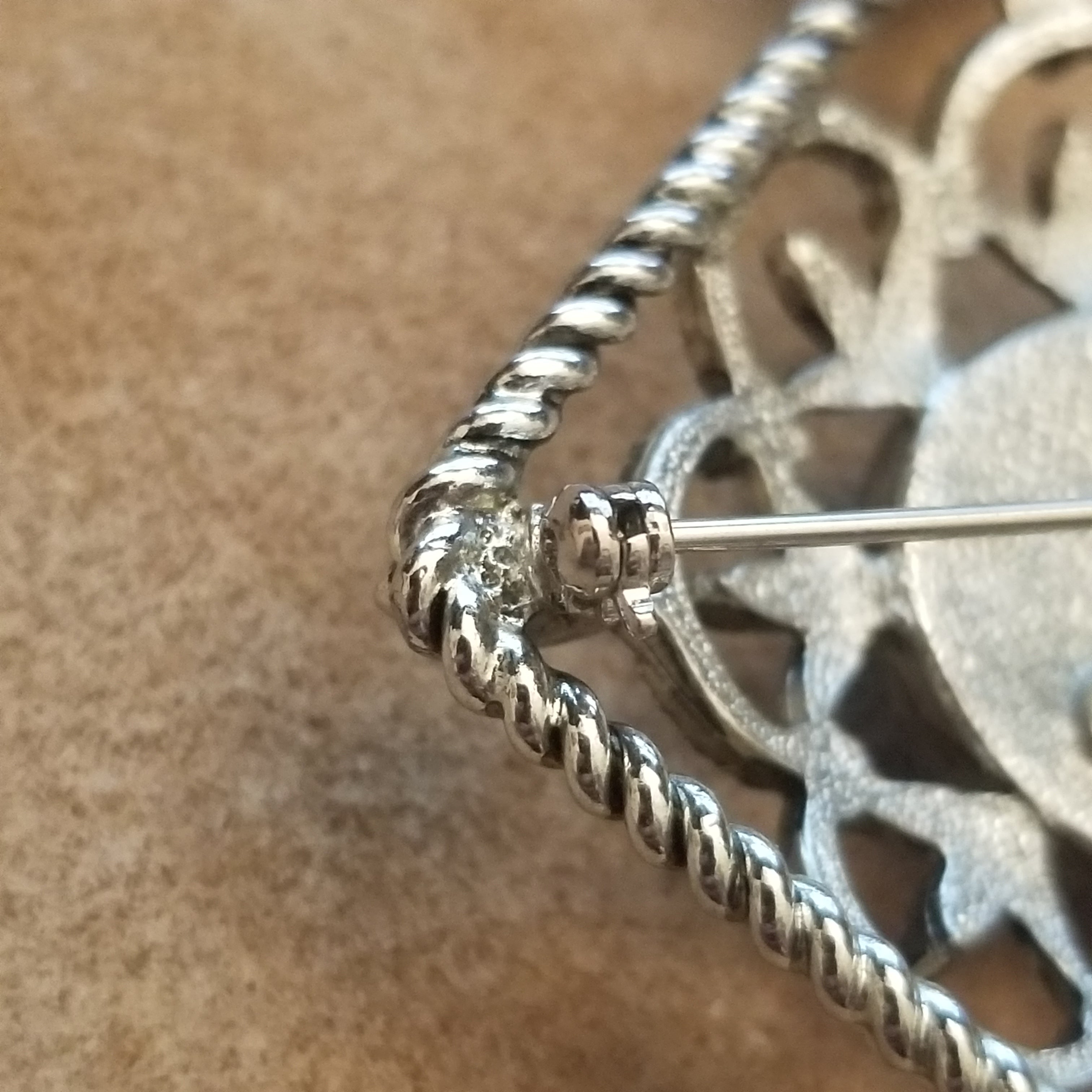 Vintage Sarah Coventry Silver Tone Brooch