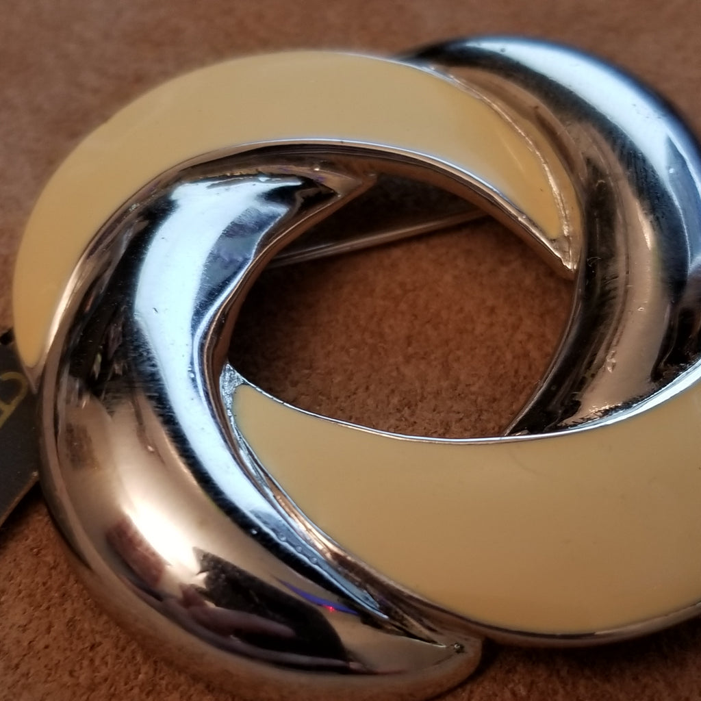 Vintage Trifari Enamel Brooch