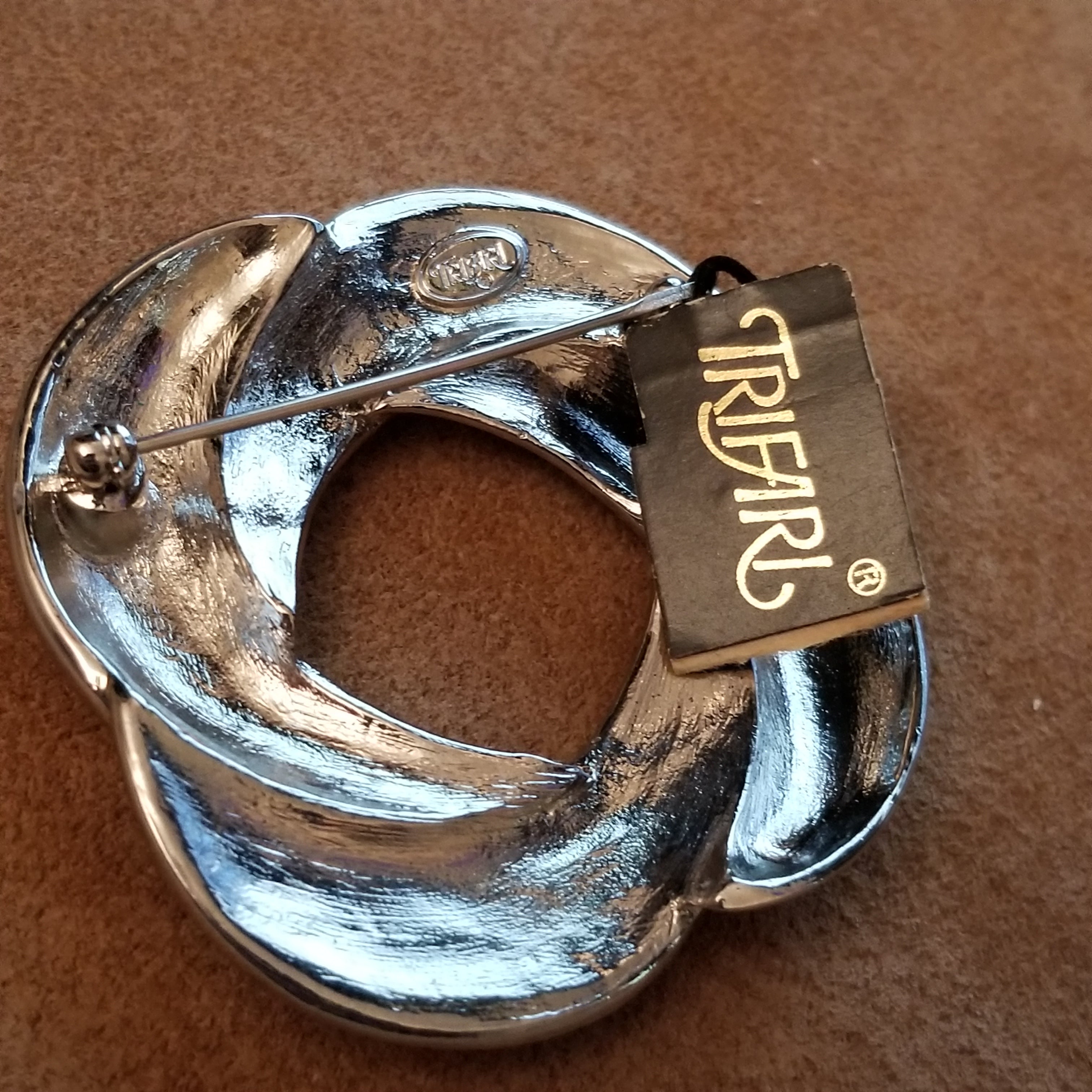 Vintage Trifari Enamel Brooch