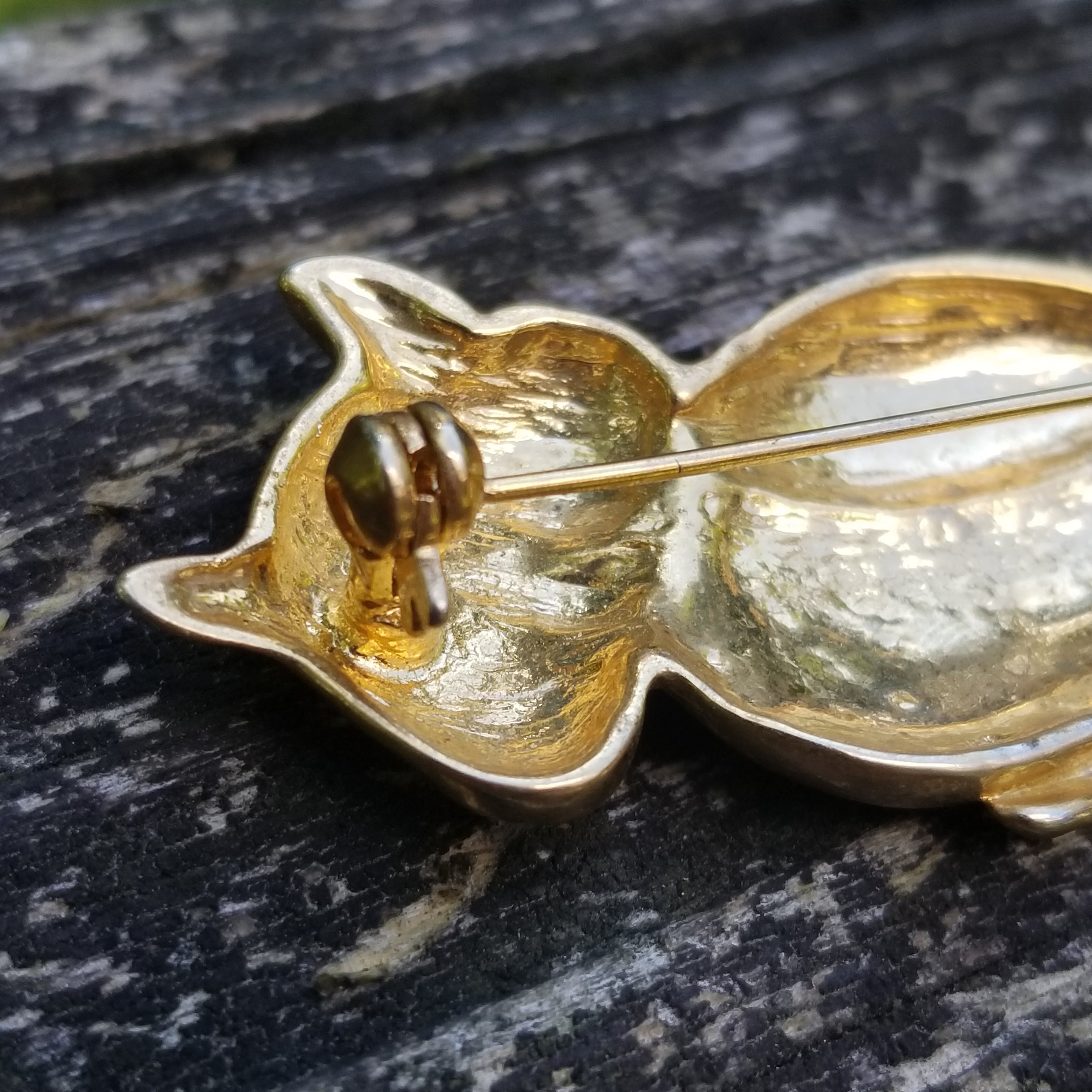 Vintage Gold Tone Owl Brooch