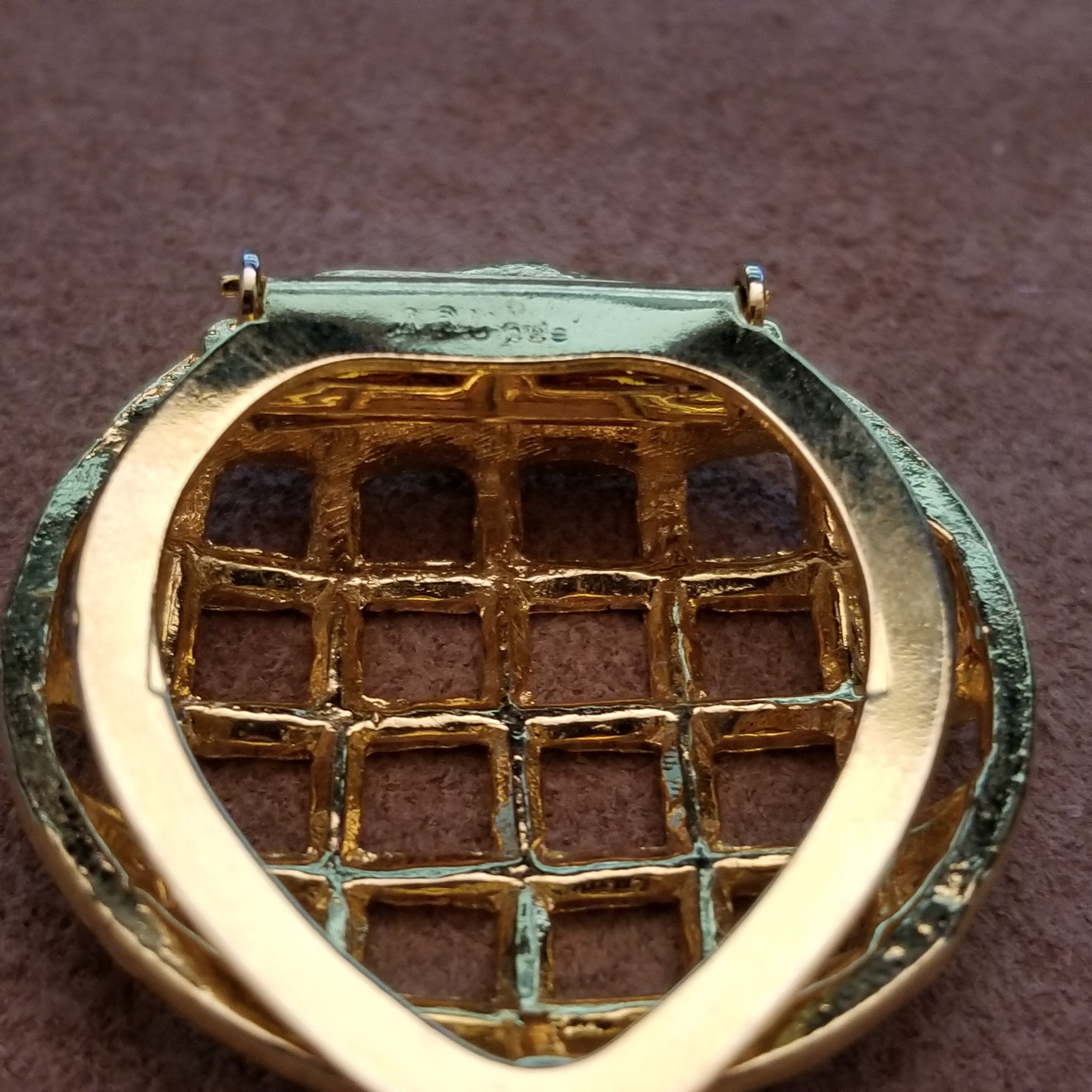 Vintage gold tone Scarf Clip