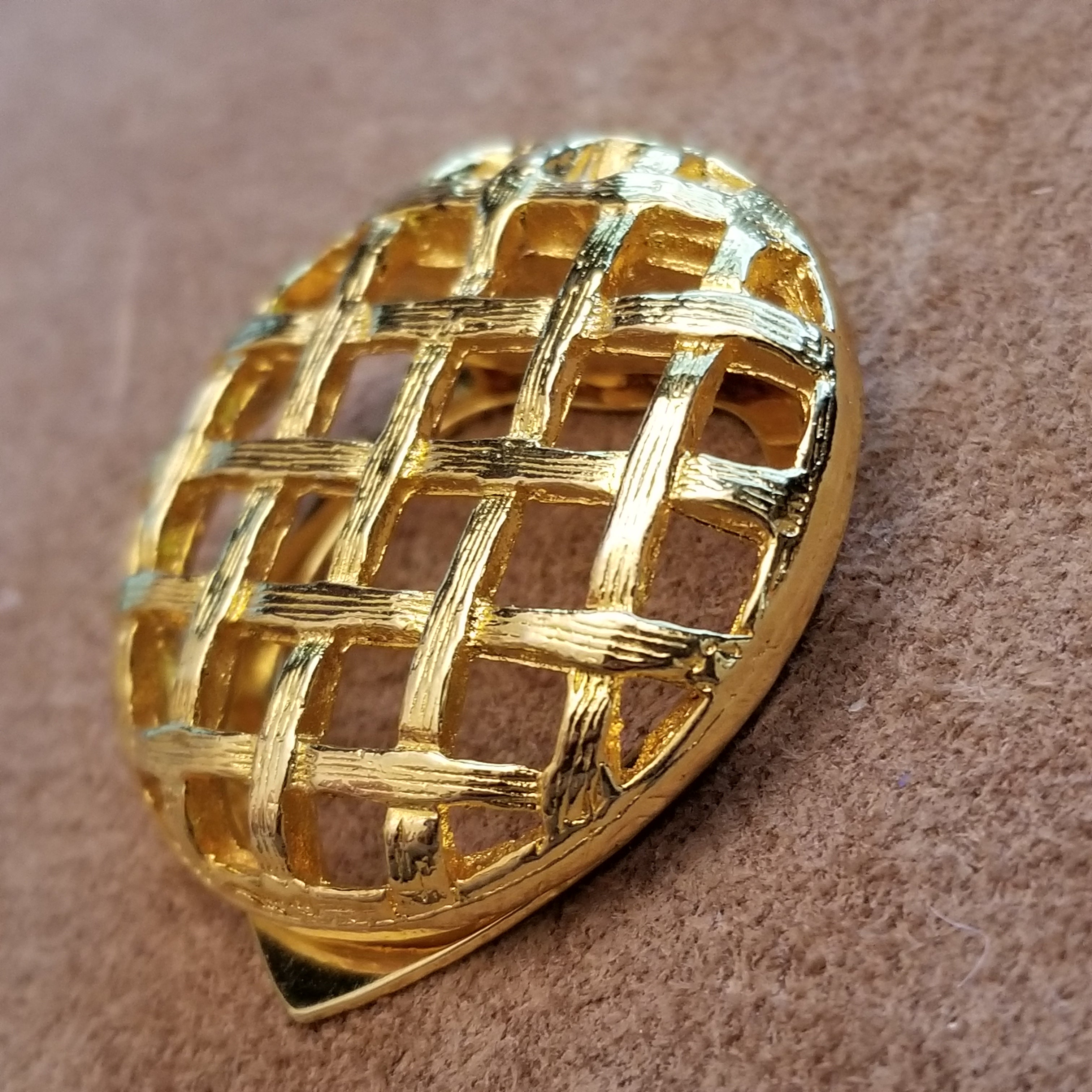 Vintage gold tone Scarf Clip