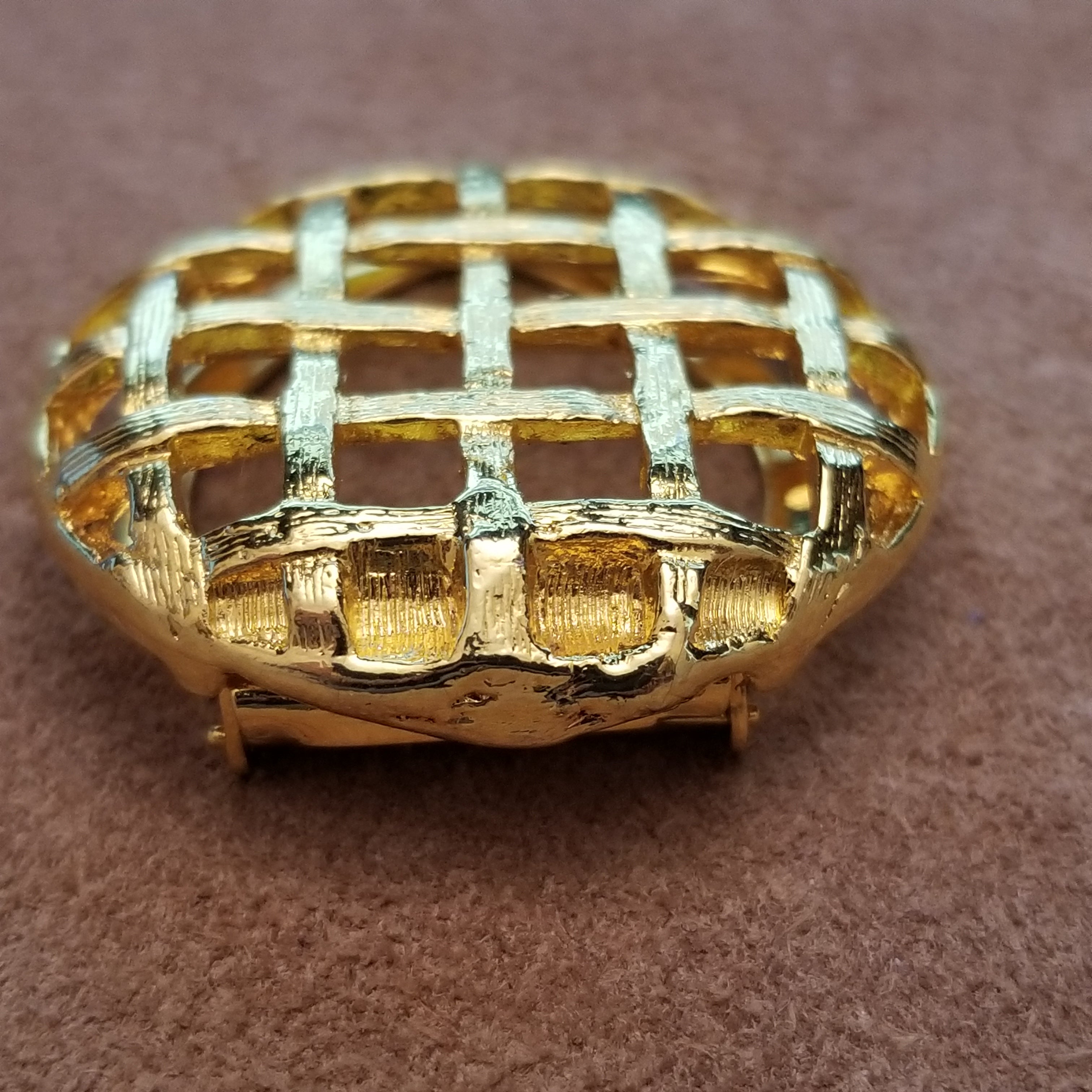 Vintage gold tone Scarf Clip