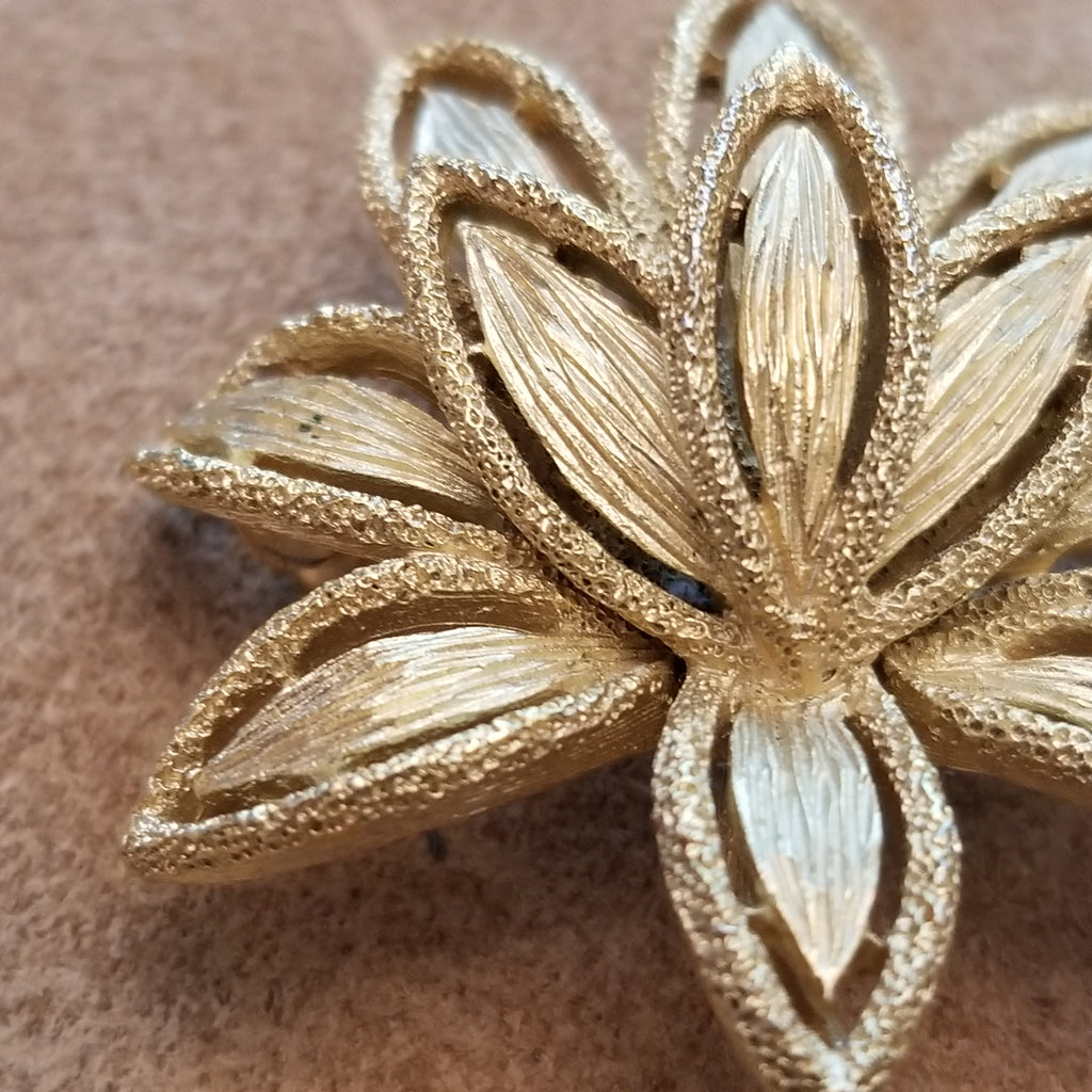 Vintage Avon Gold Tone Brooch