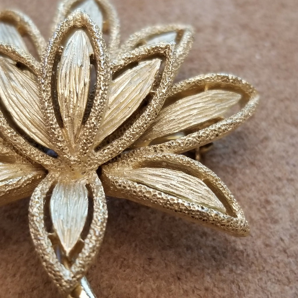 Vintage Avon Gold Tone Brooch