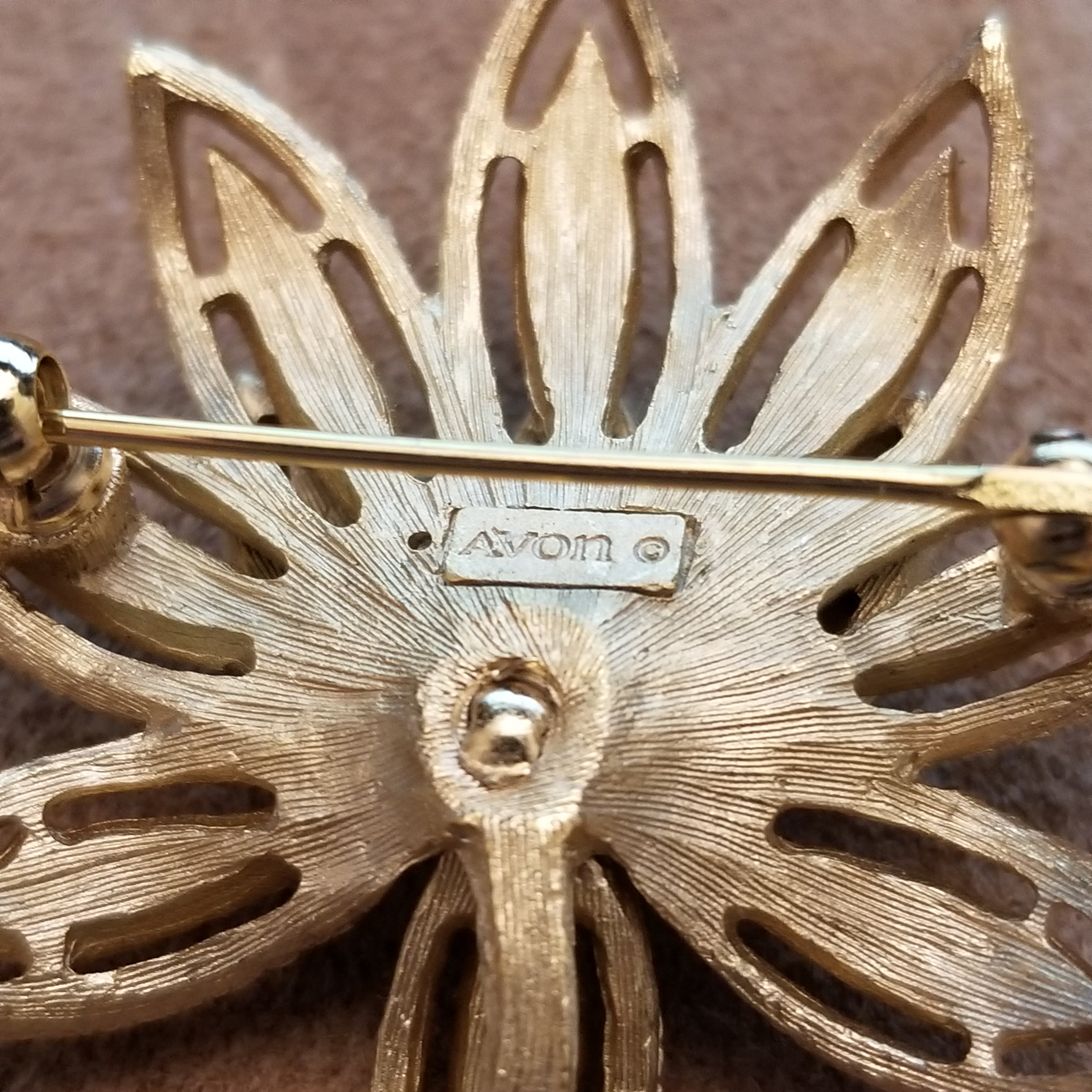 Vintage Avon Gold Tone Brooch