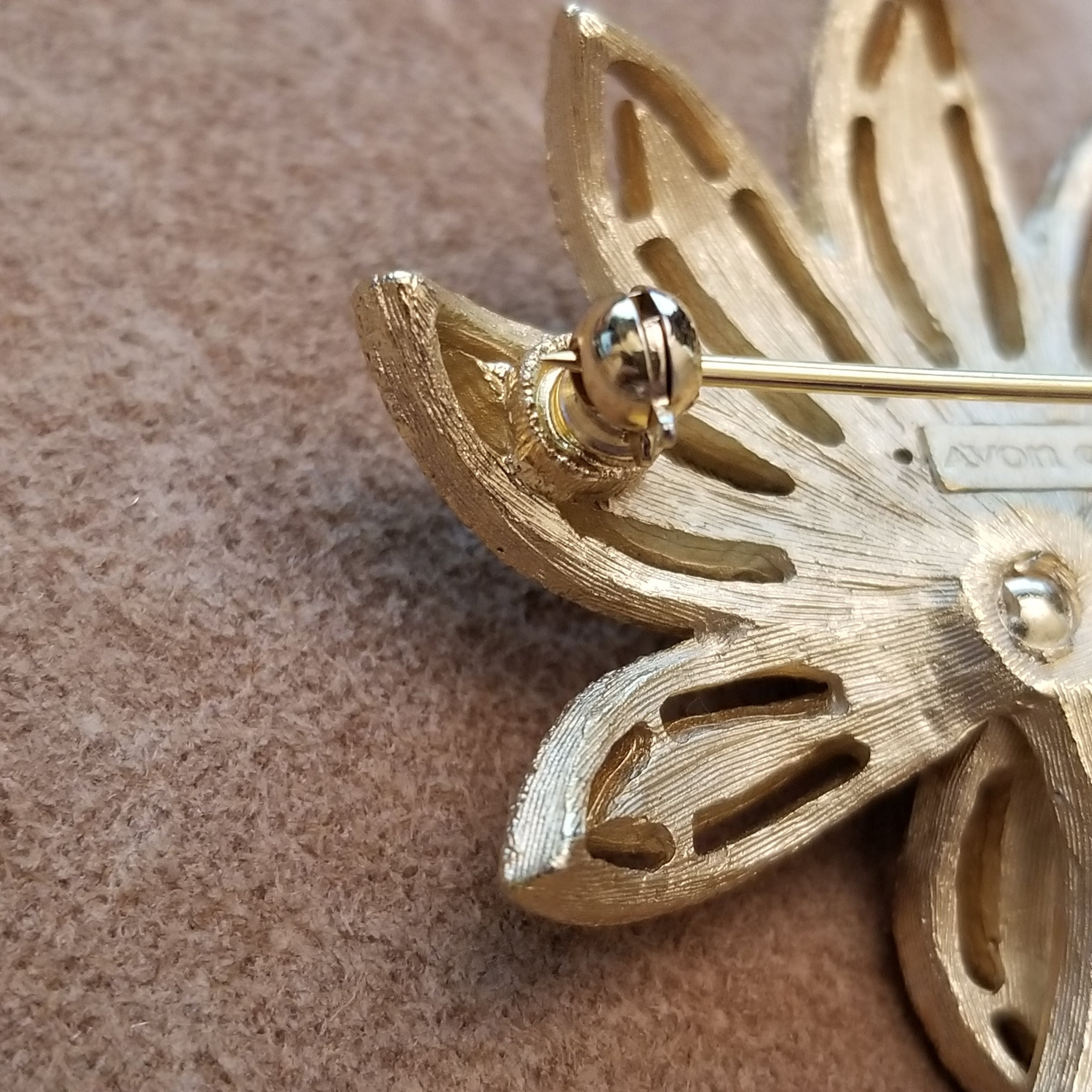 Vintage Avon Gold Tone Brooch