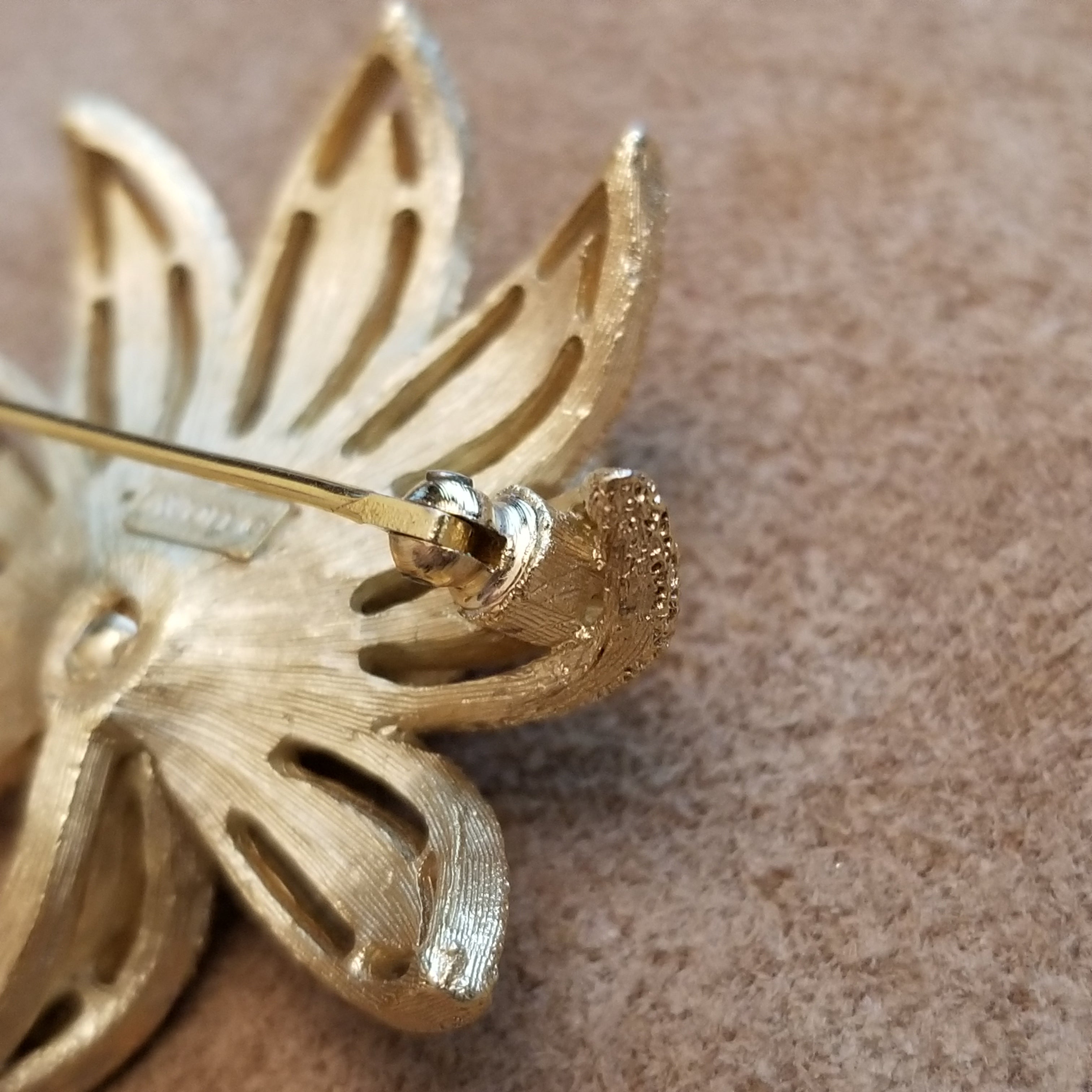 Vintage Avon Gold Tone Brooch