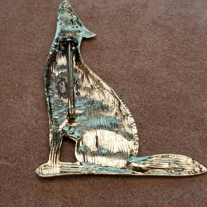 Gold Tone Howling Wolf Coyote Brooch