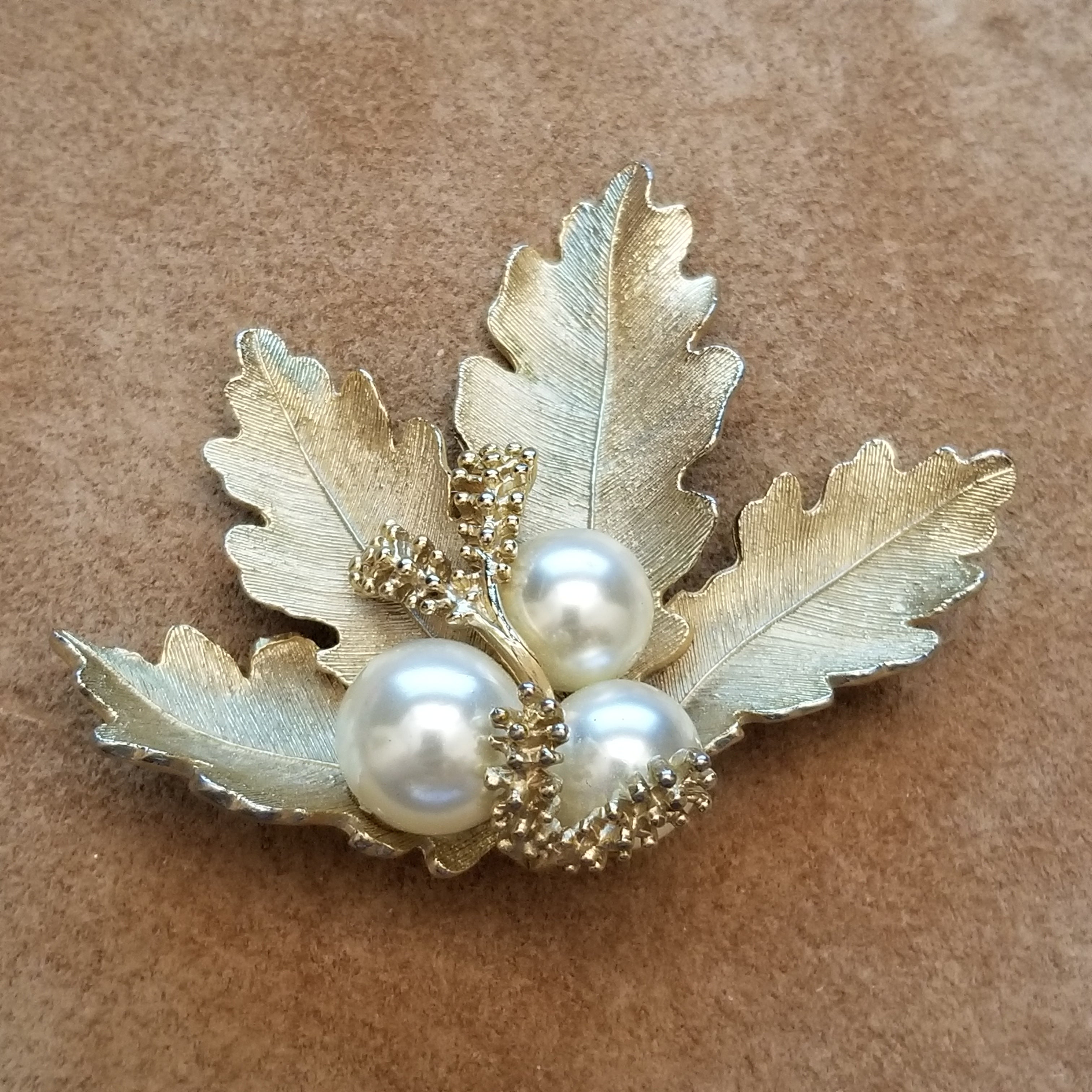 Vintage Gold Tone Simulated Pearl Leaf Brooch