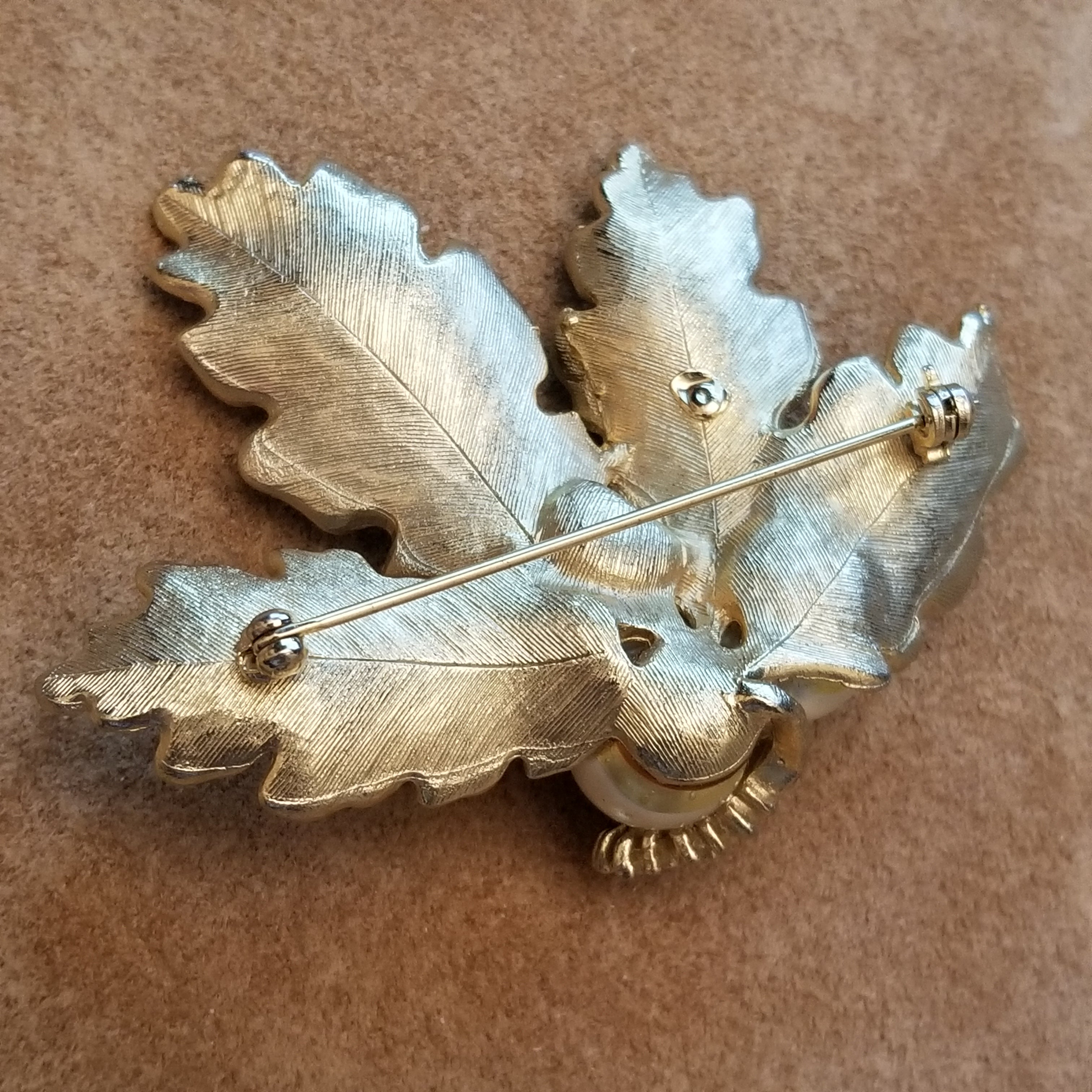 Vintage Gold Tone Simulated Pearl Leaf Brooch