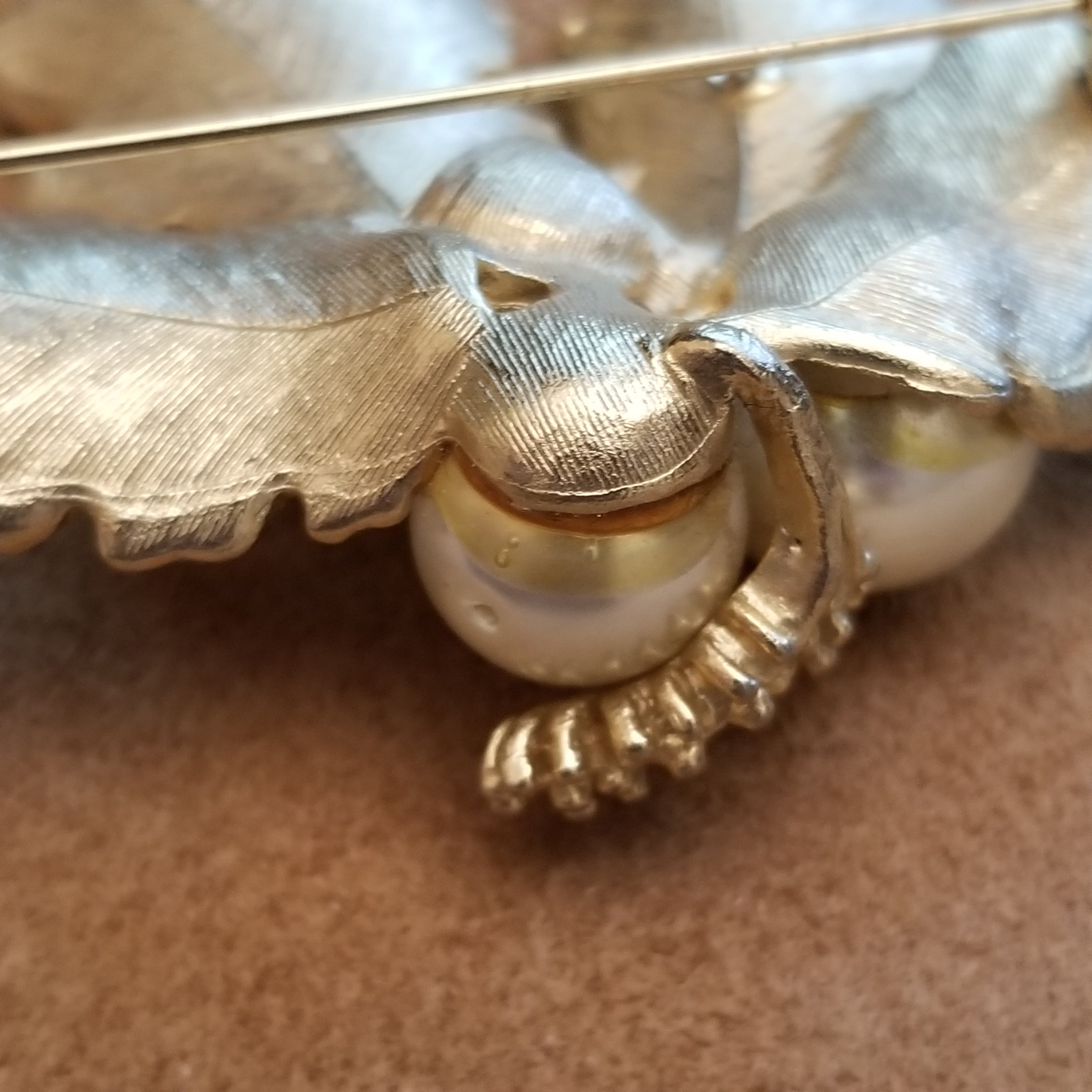 Vintage Gold Tone Simulated Pearl Leaf Brooch