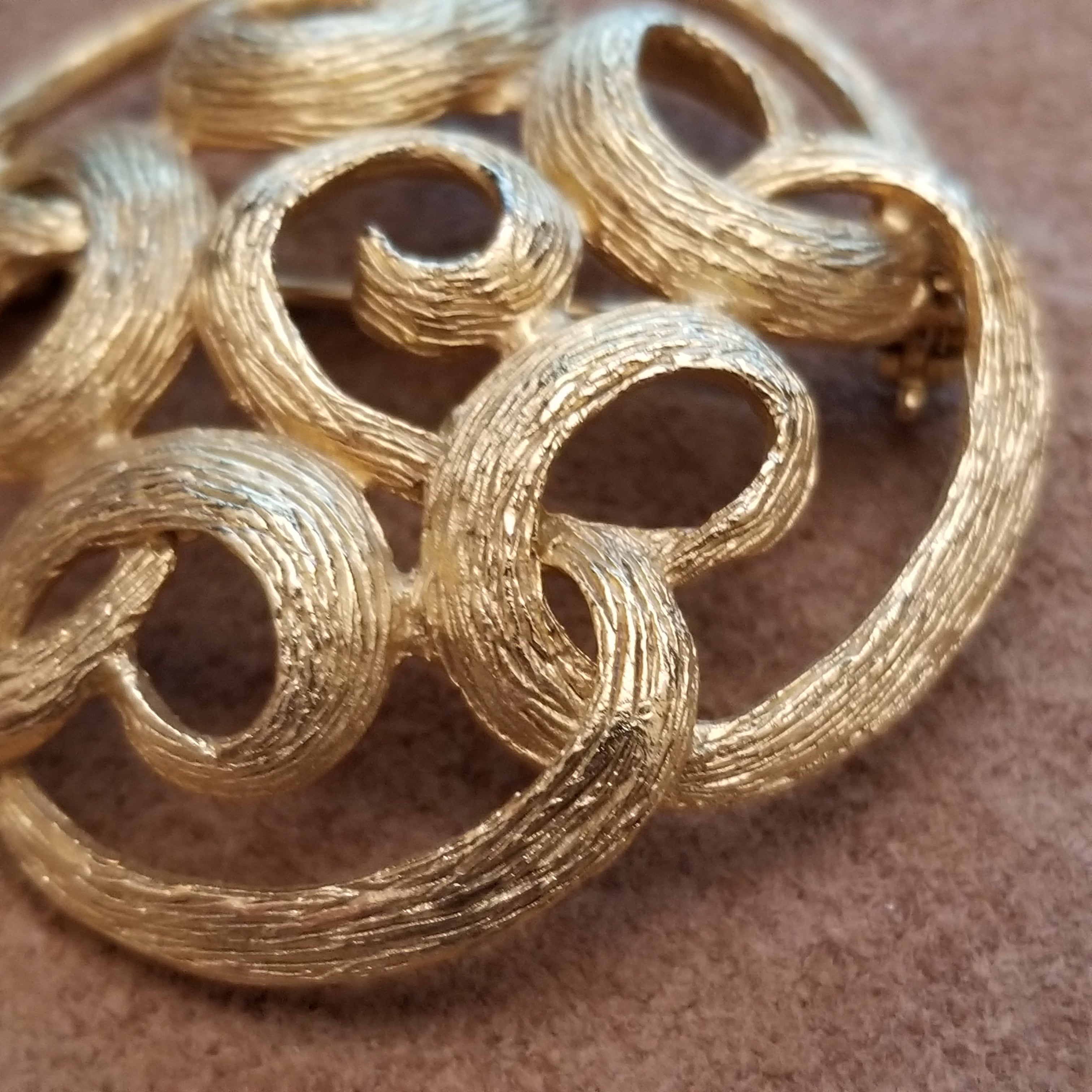 Vintage Gold Tone Brooch
