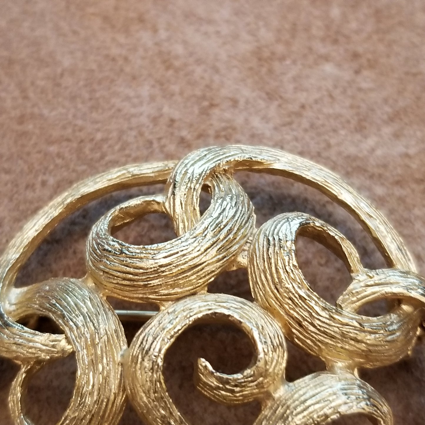 Vintage Gold Tone Brooch