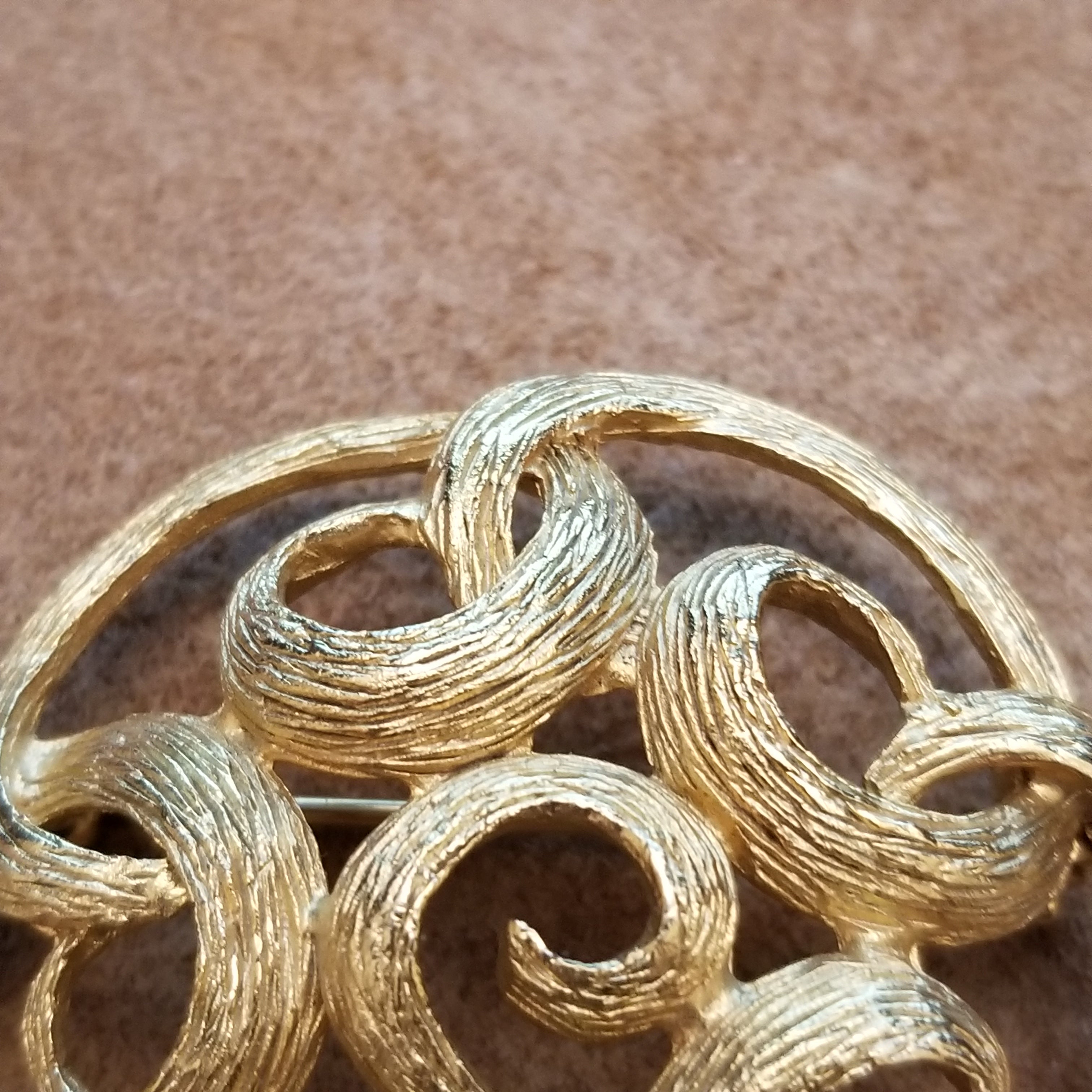 Vintage Gold Tone Brooch