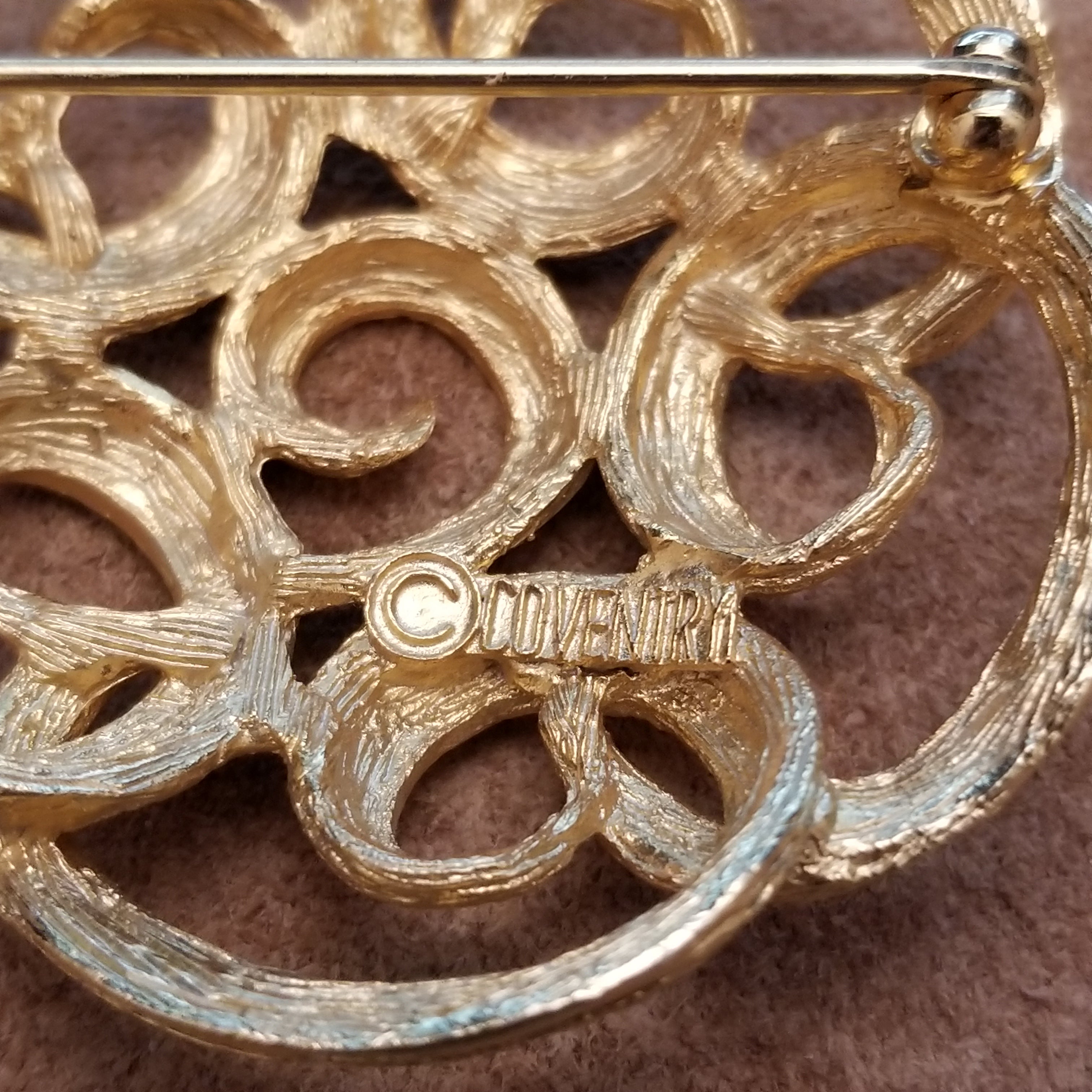 Vintage Gold Tone Brooch
