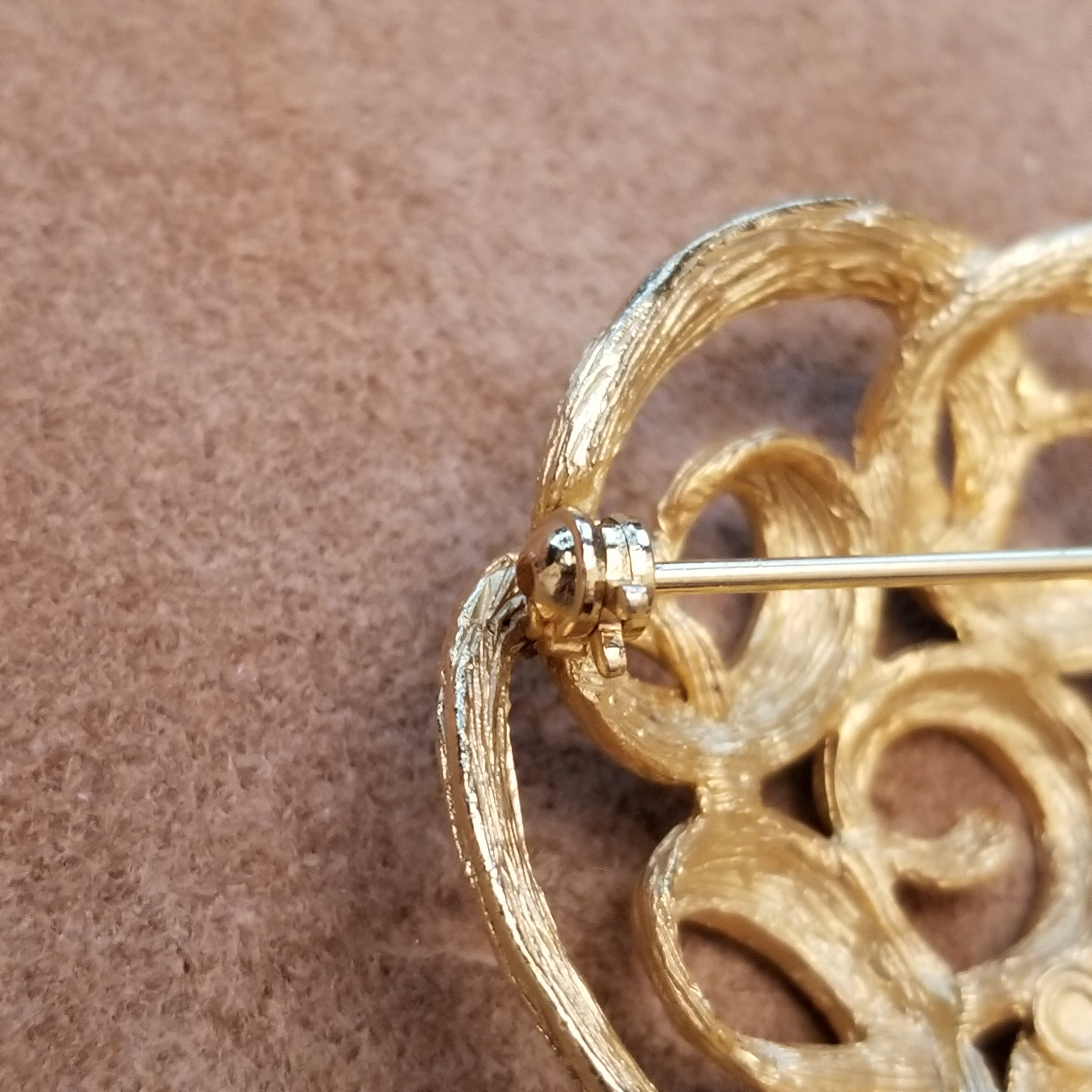 Vintage Gold Tone Brooch