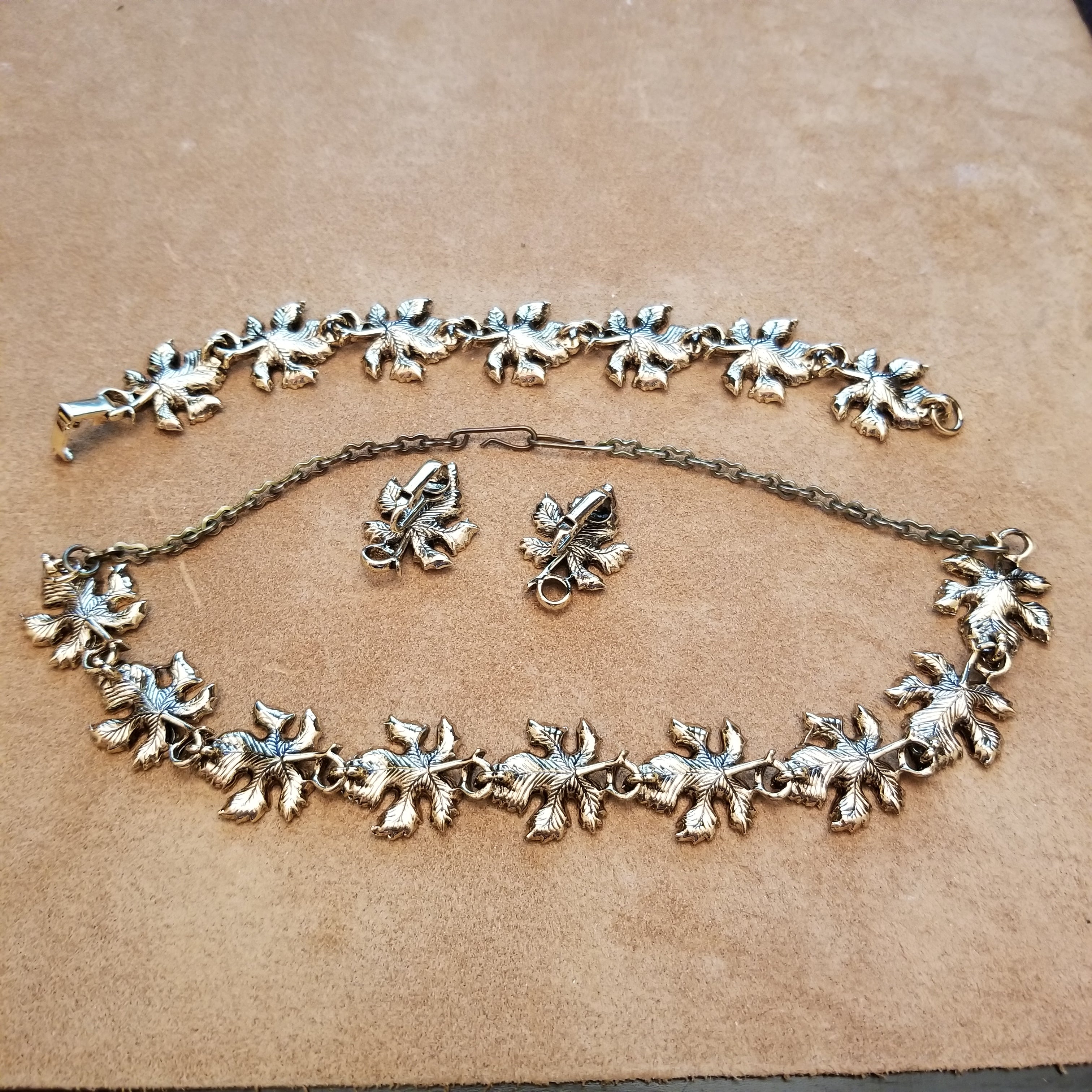 Vintage Maple Leaf 3 Piece Set