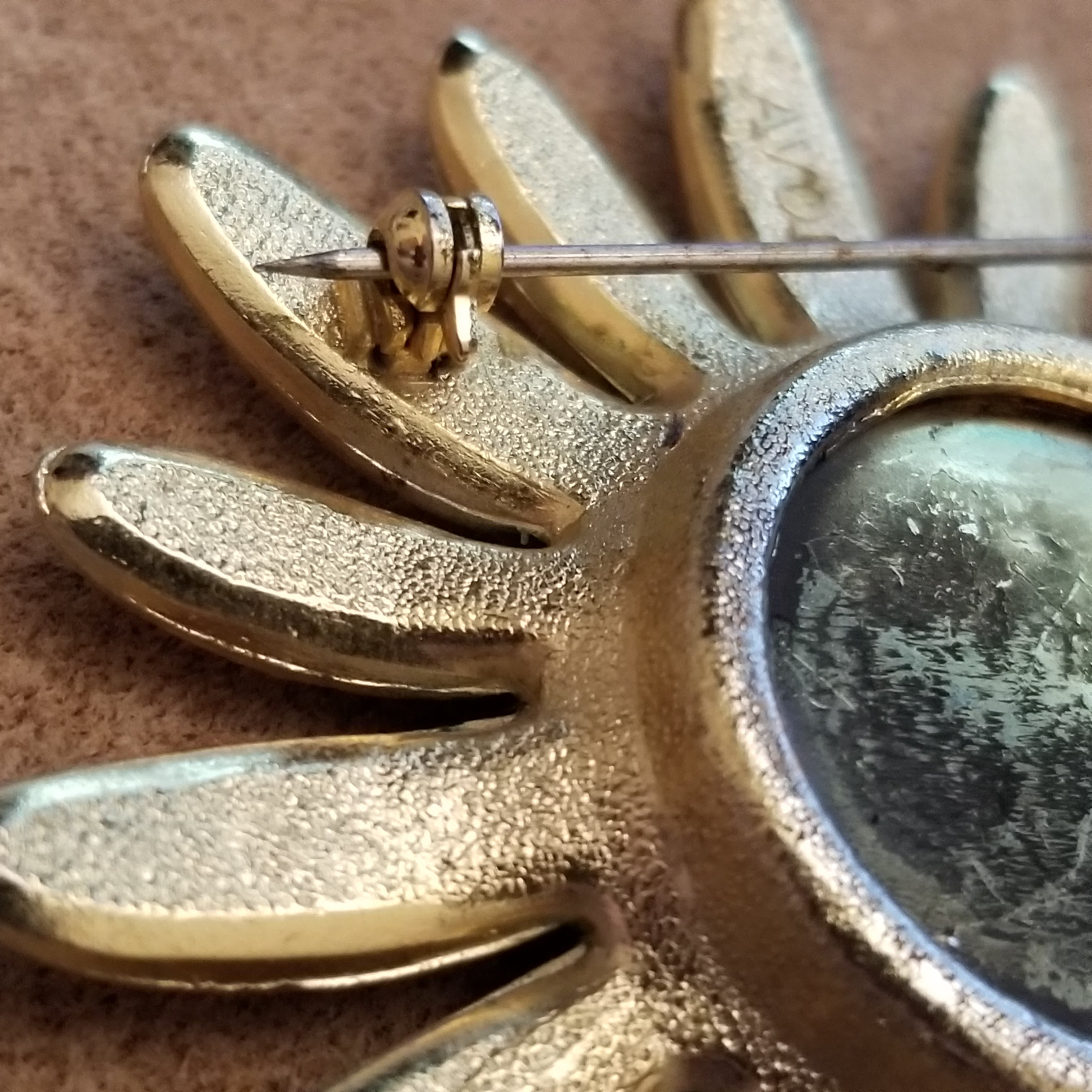 Vintage Avon Daisy Perfume Brooch