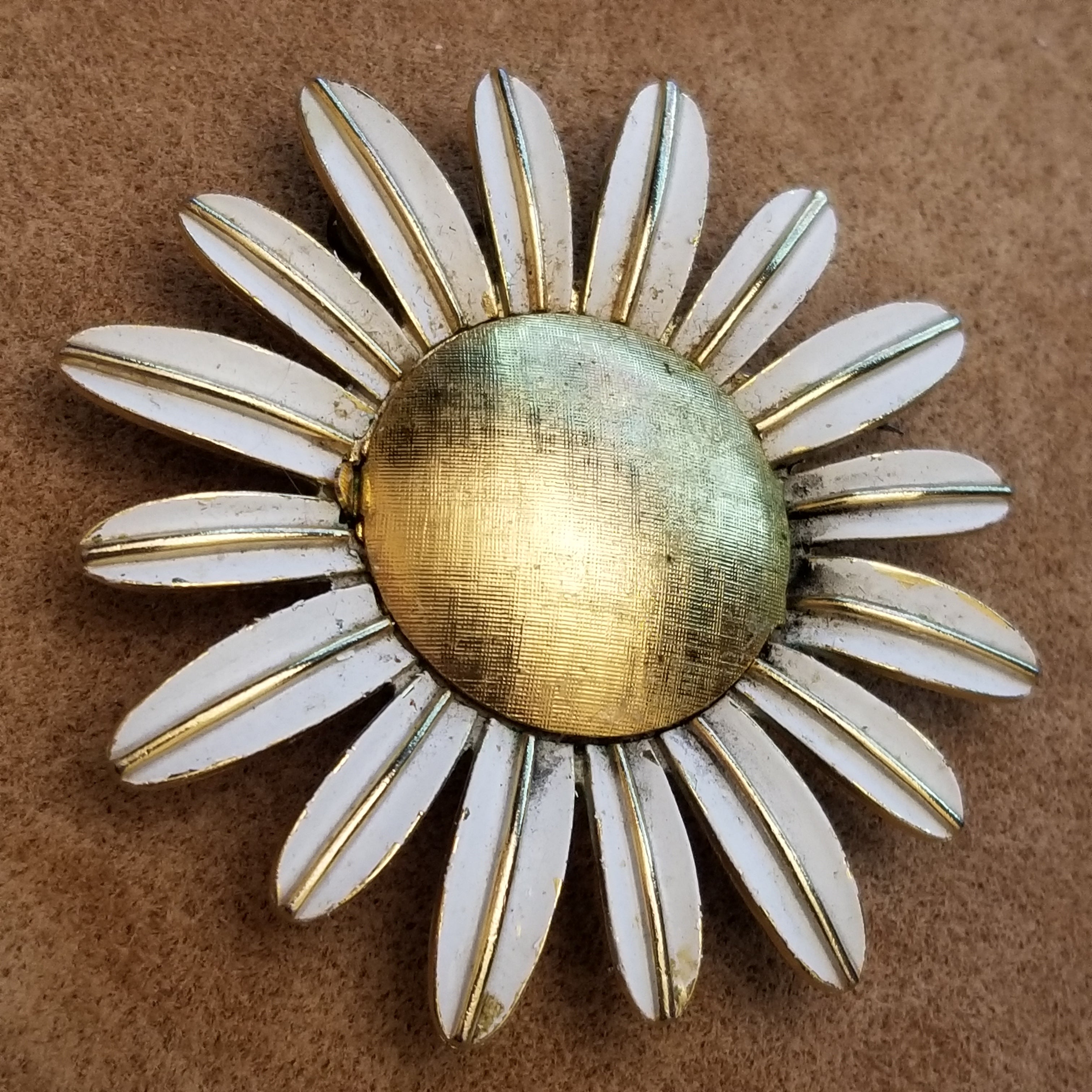 Vintage Avon Daisy Perfume Brooch