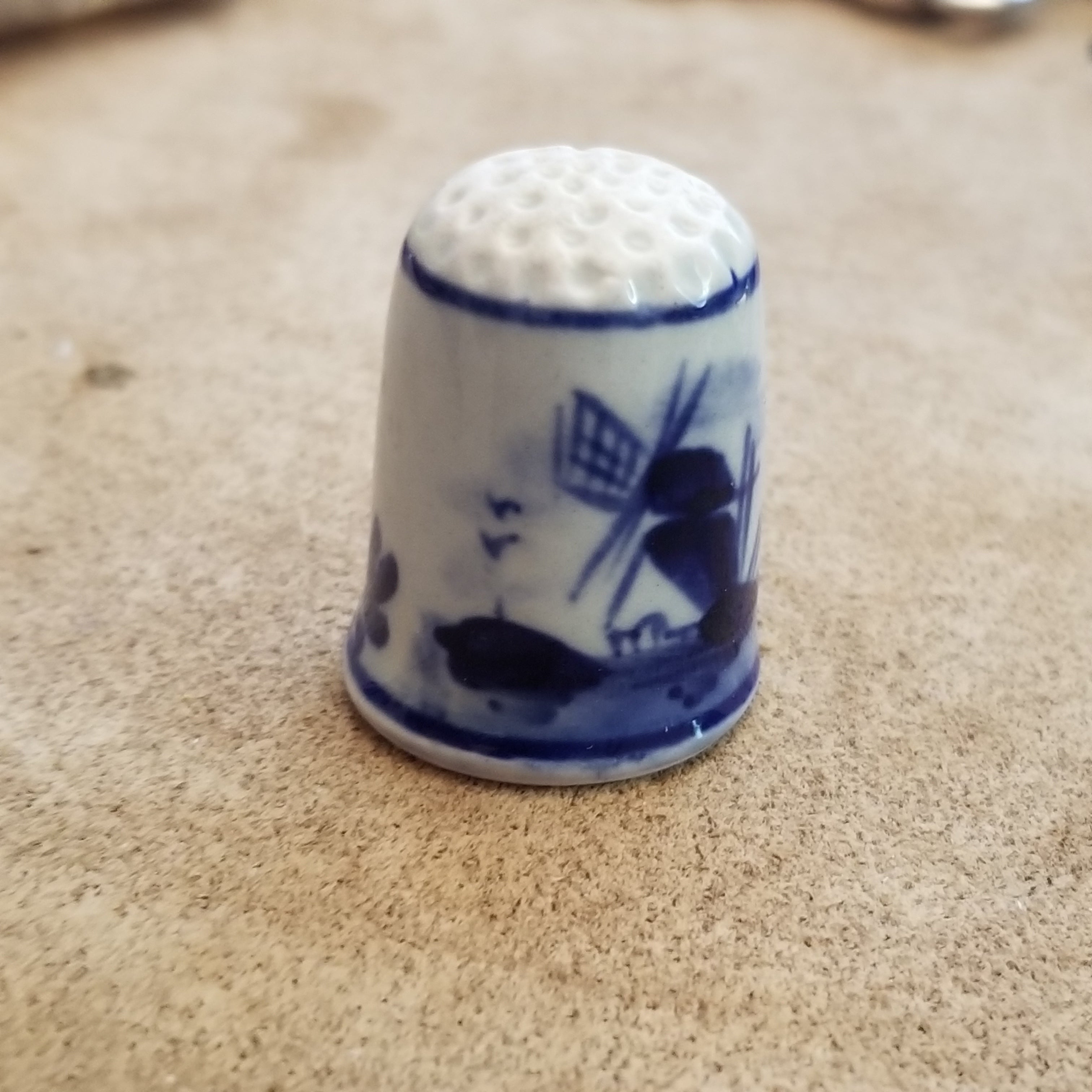 Vintage Deft Blue & White Thimble