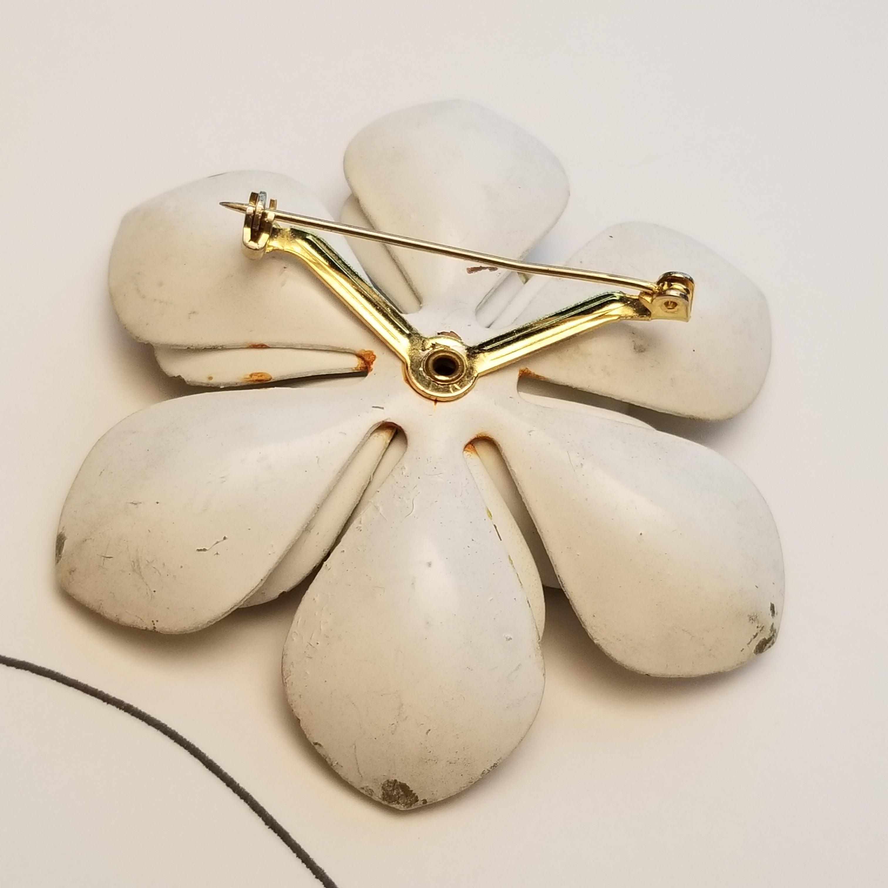 White Rustic Flower Brooch
